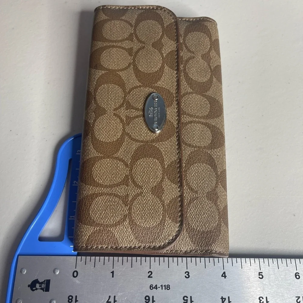 Coach Tan/ pink  Signature Clutch snap Wallet with matching detachable checkbook